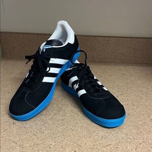 Adidas Men's Black Sneakers with Blue Soles